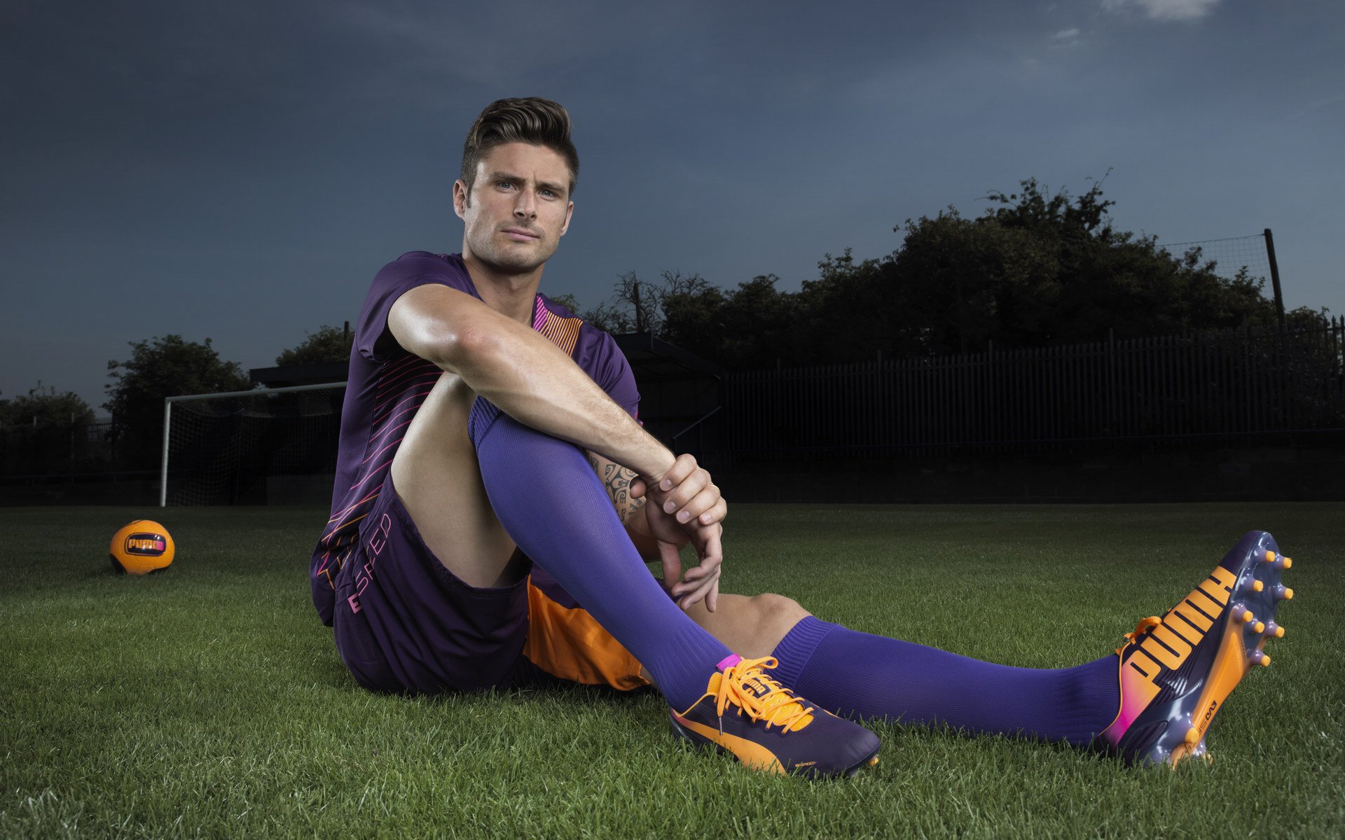 九游网游官网-库里手感火热三分雨浇灭对手，库里三分能超越雷阿伦吗